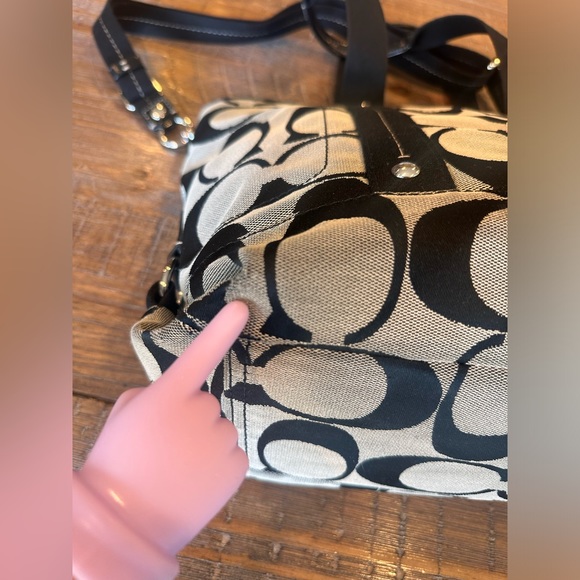 COACH Signature Daisy Tote shoulder bag - Picture 11 of 16